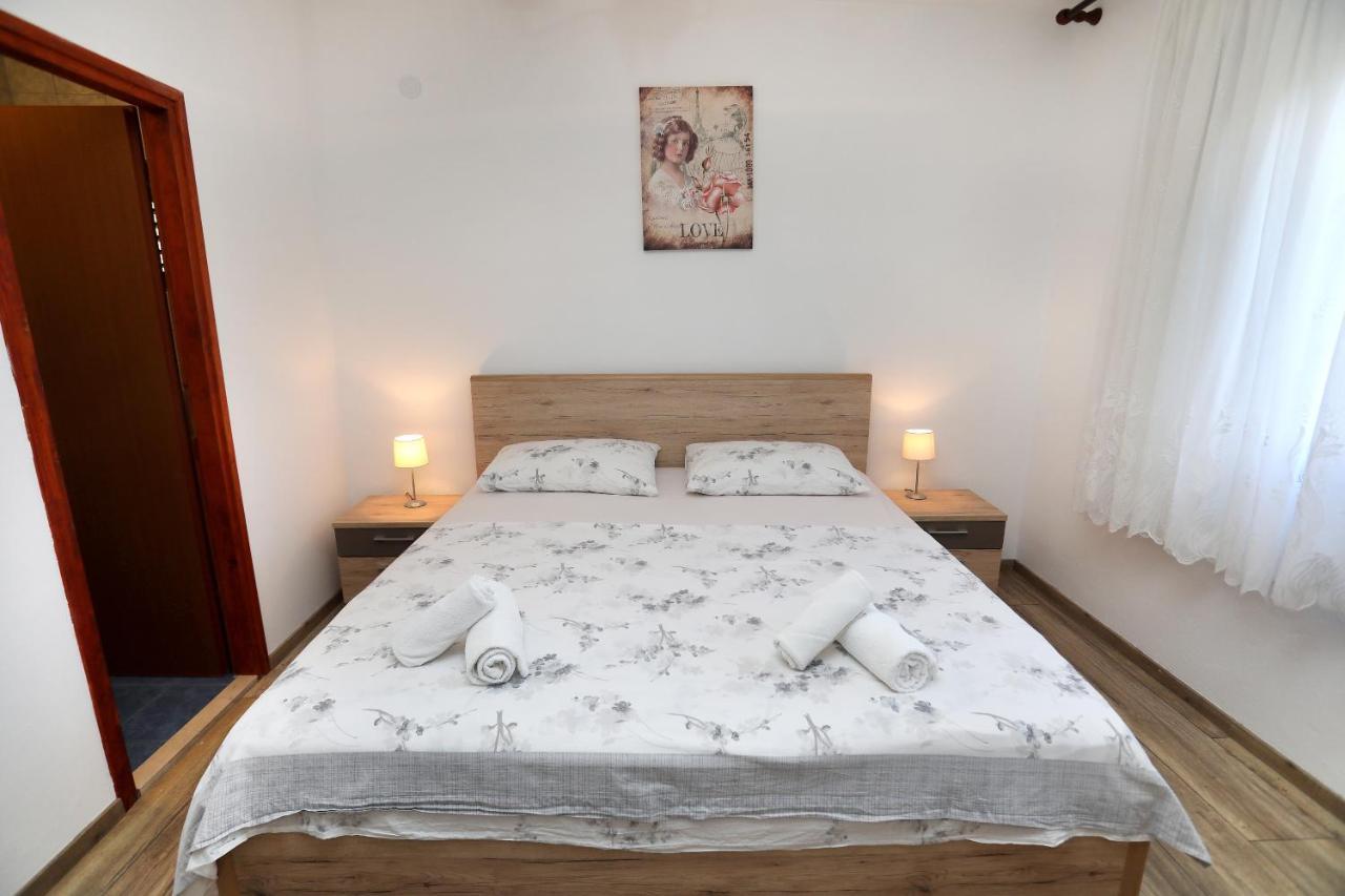 Apartman Gilan Seget Vranjica Kültér fotó