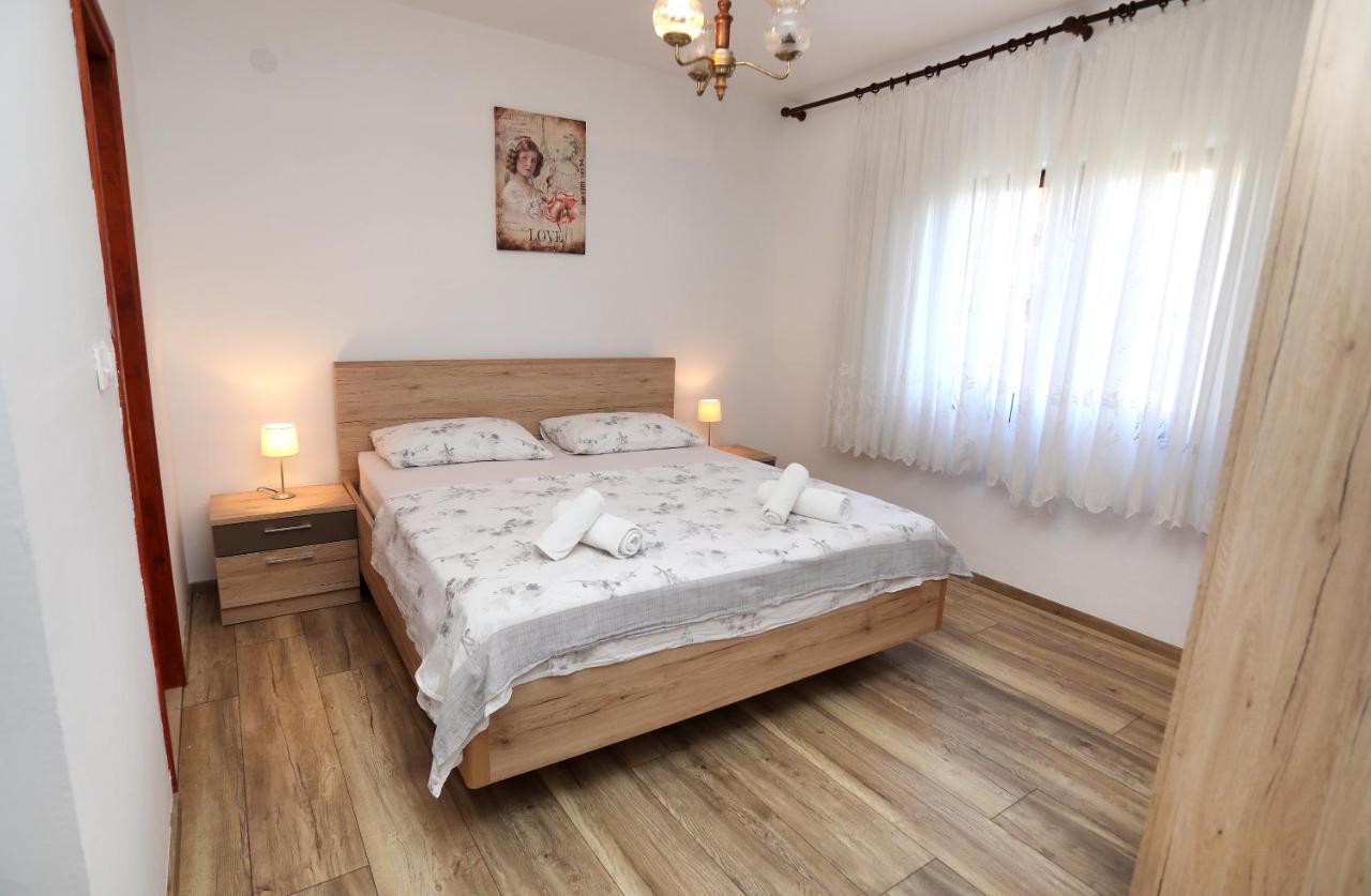 Apartman Gilan Seget Vranjica Kültér fotó