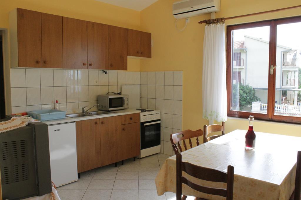 Apartman Gilan Seget Vranjica Szoba fotó